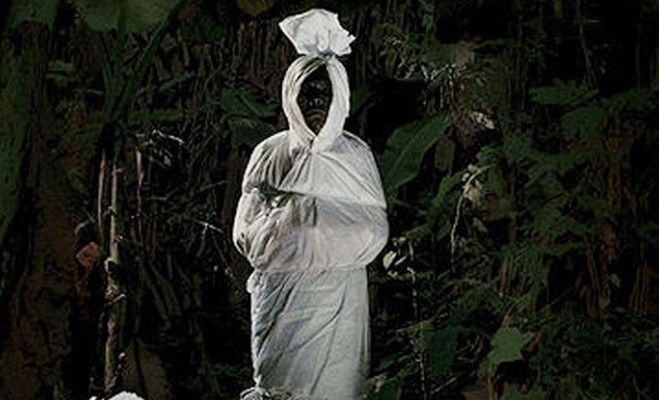 11 Arti Mimpi Dikejar Pocong yang Ngeri Banget, Tapi Pertanda Apa Ya?